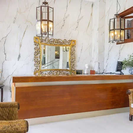 Hotel Leandros Nea Roda
