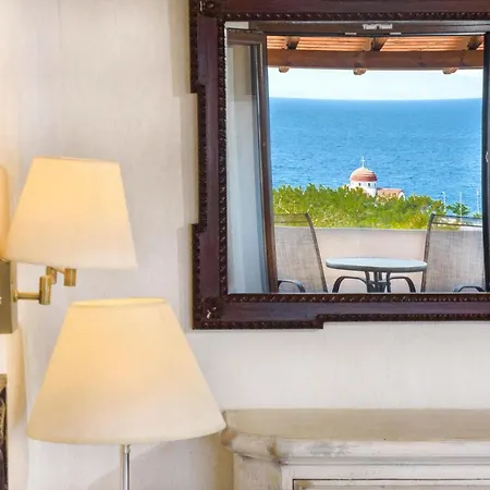 Leandros Hotel 3*