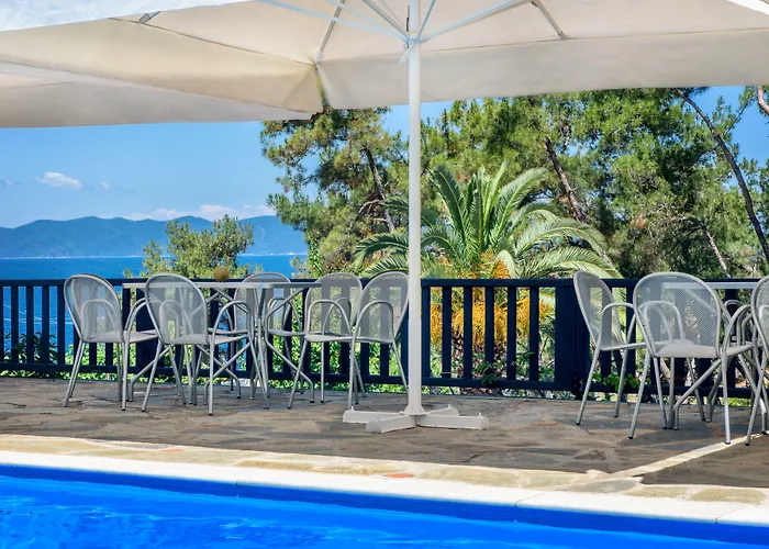 Leandros Hotel 3*