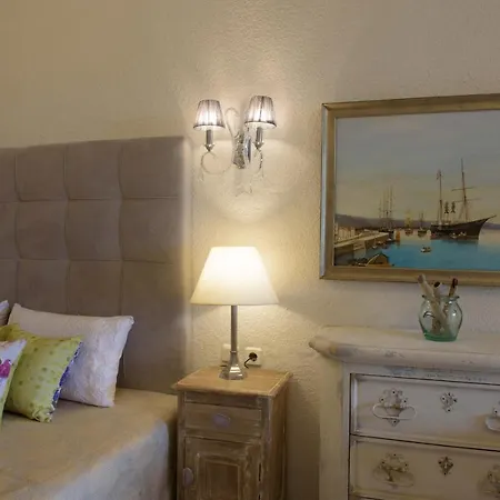 Leandros Hotel 3*
