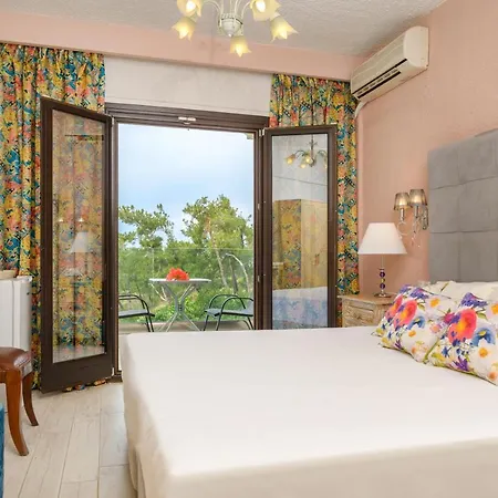 Leandros Hotel 3*