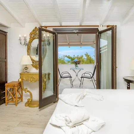 Leandros Hotel 3*