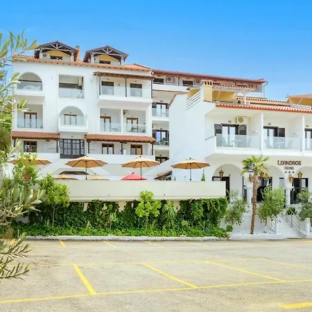 Leandros Hotell Nea Roda