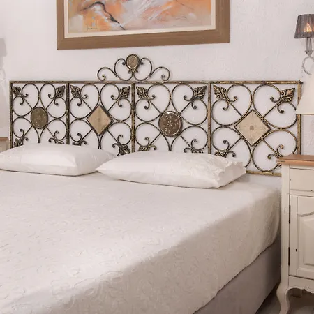 Hotel Leandros