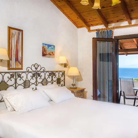 Hotel Leandros 3*
