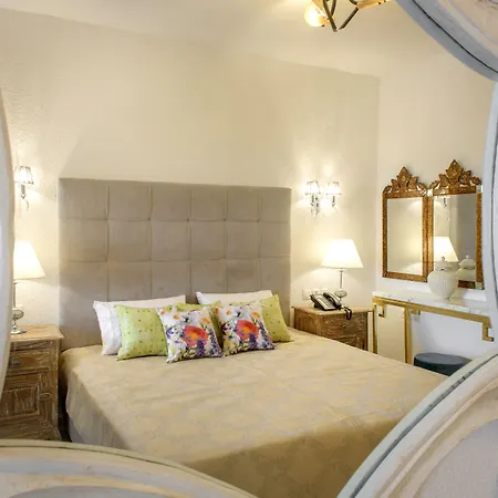 Hotel Leandros 3*