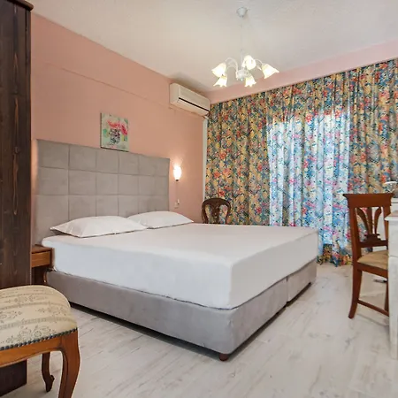Hotel Leandros 3*