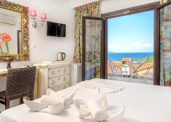Leandros Hotel 3*