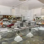 林德罗斯酒店 3*