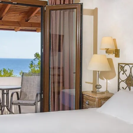 Leandros فندق 3*