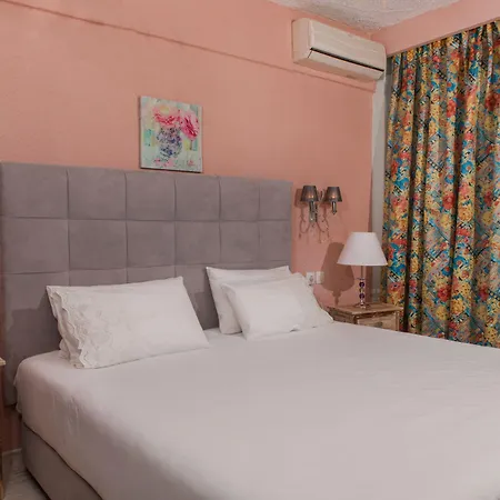 فندق Leandros 3*