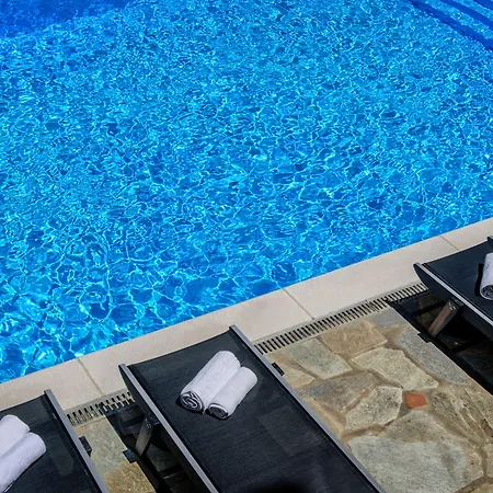 Leandros فندق نيا رودا