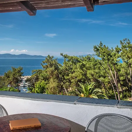 Leandros فندق نيا رودا