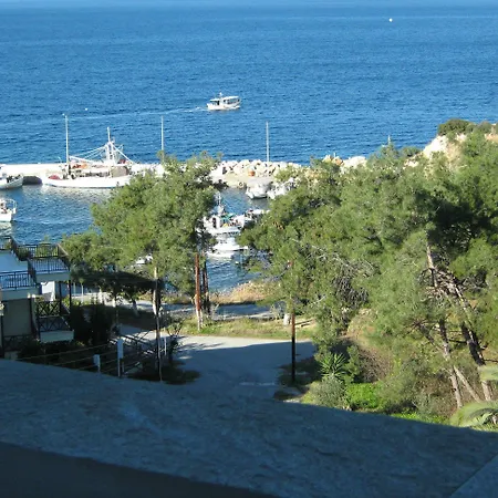 Leandros فندق نيا رودا